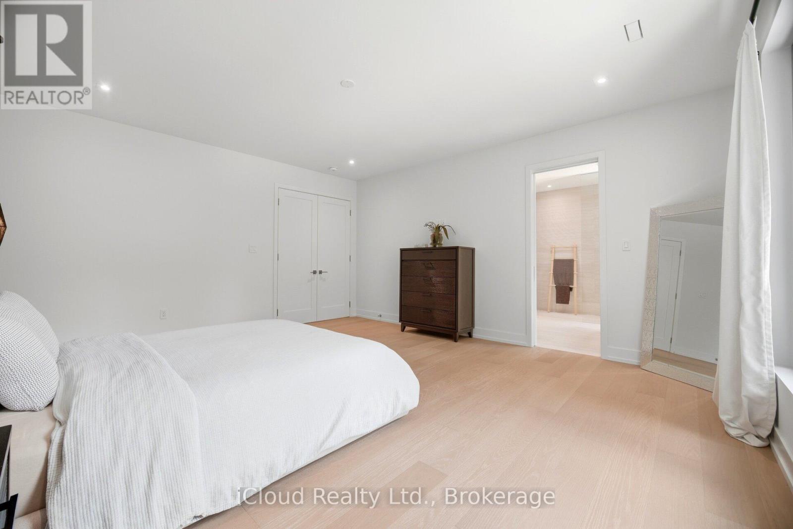 1590 KENMUIR AVENUE - 24