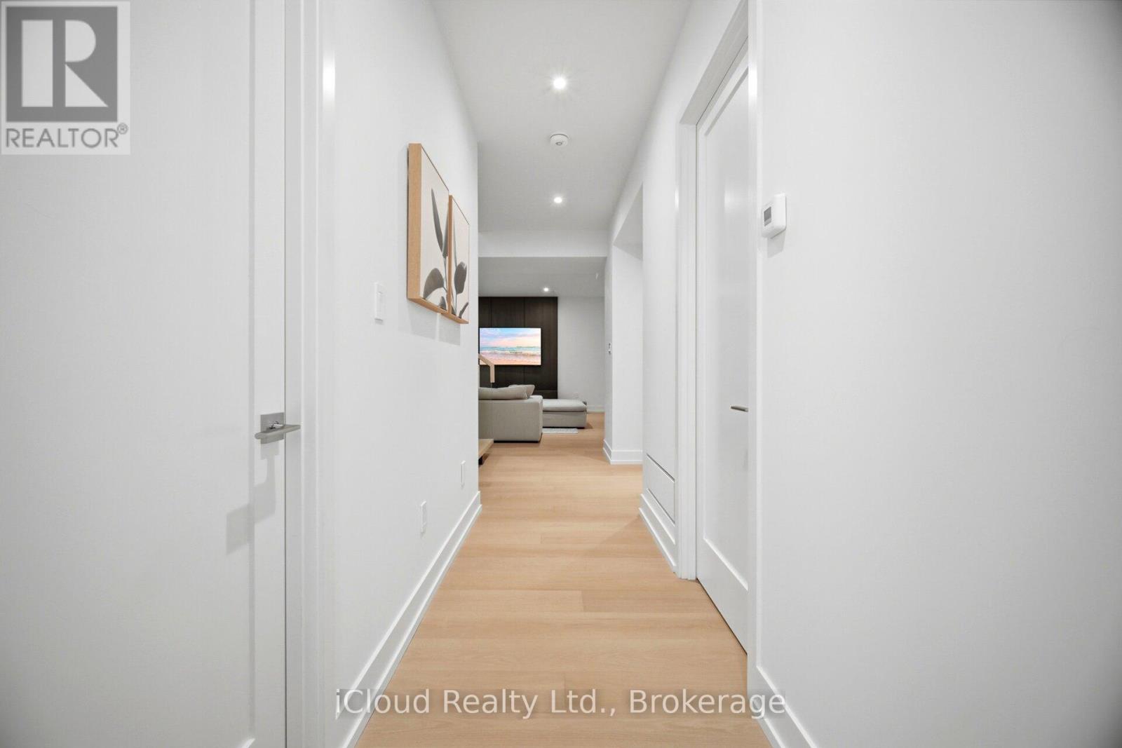 1590 KENMUIR AVENUE - 40