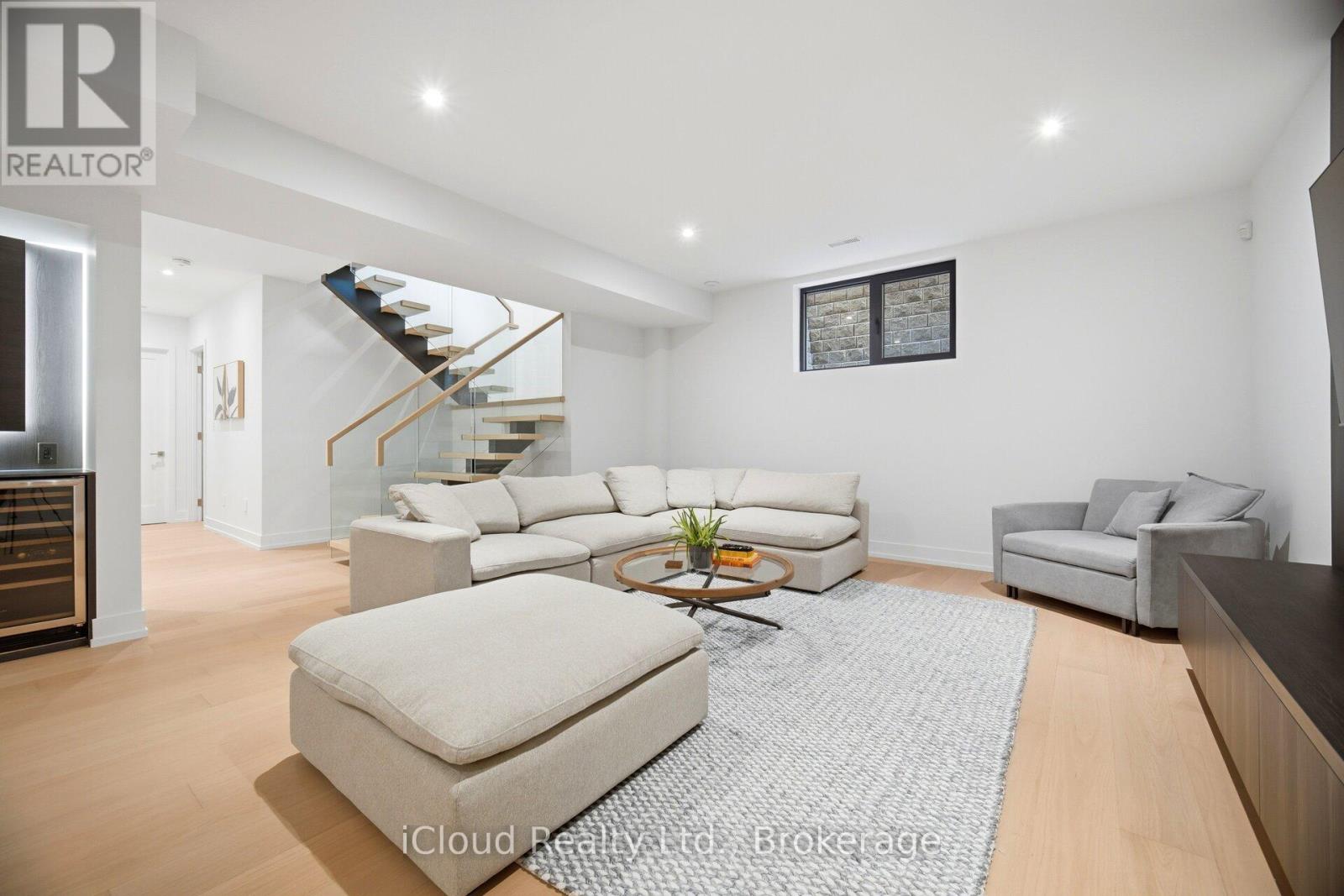 1590 KENMUIR AVENUE - 34