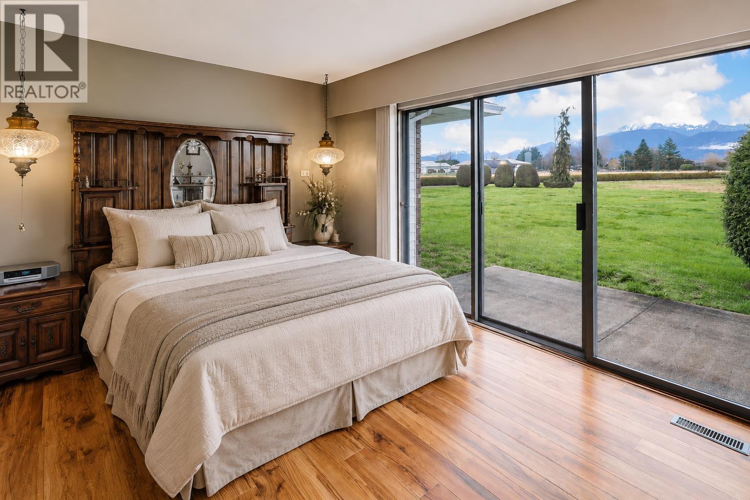 15145 HARRIS ROAD, Pitt Meadows