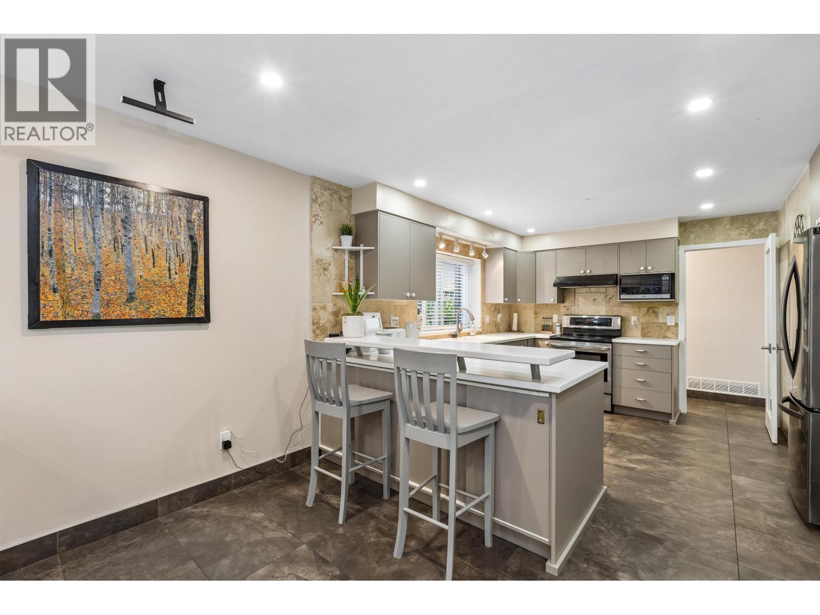 1501 OSTLER COURT, North Vancouver