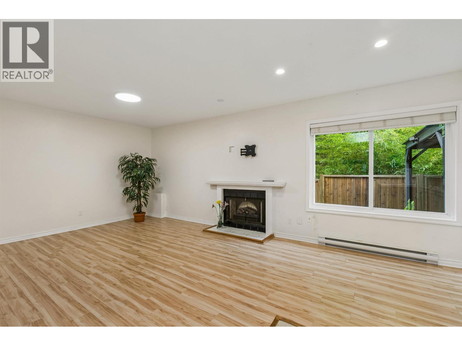 1501 OSTLER COURT, North Vancouver