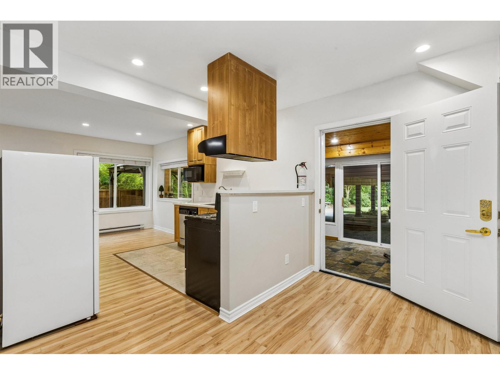 1501 OSTLER COURT, North Vancouver