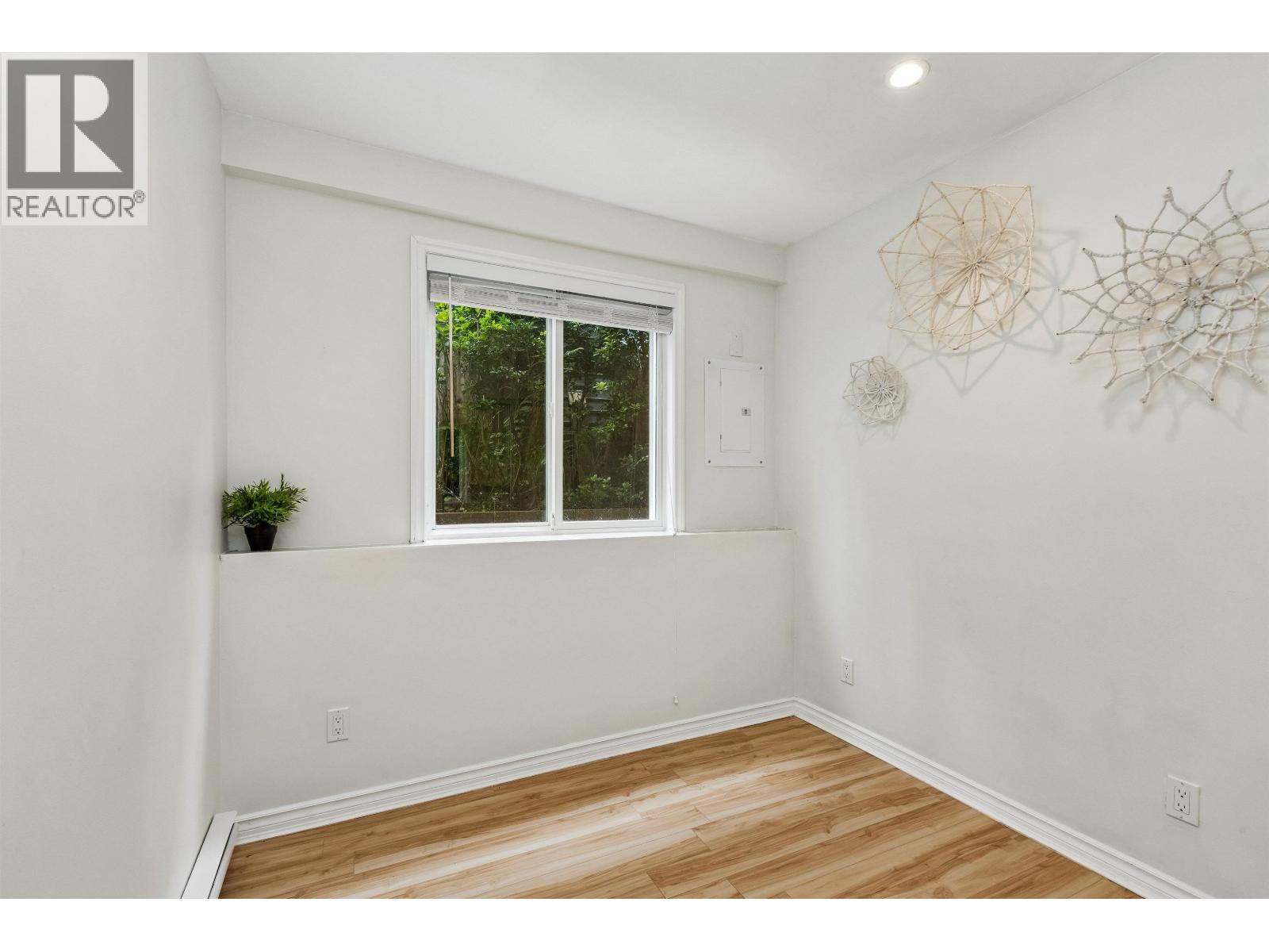 1501 OSTLER COURT, North Vancouver