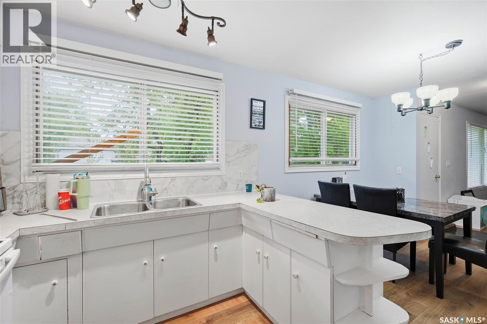 615 Mayer STREET - 12
