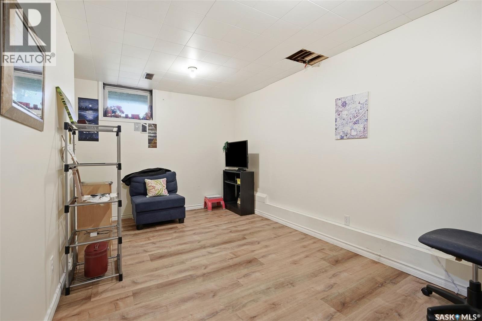 615 Mayer STREET - 24