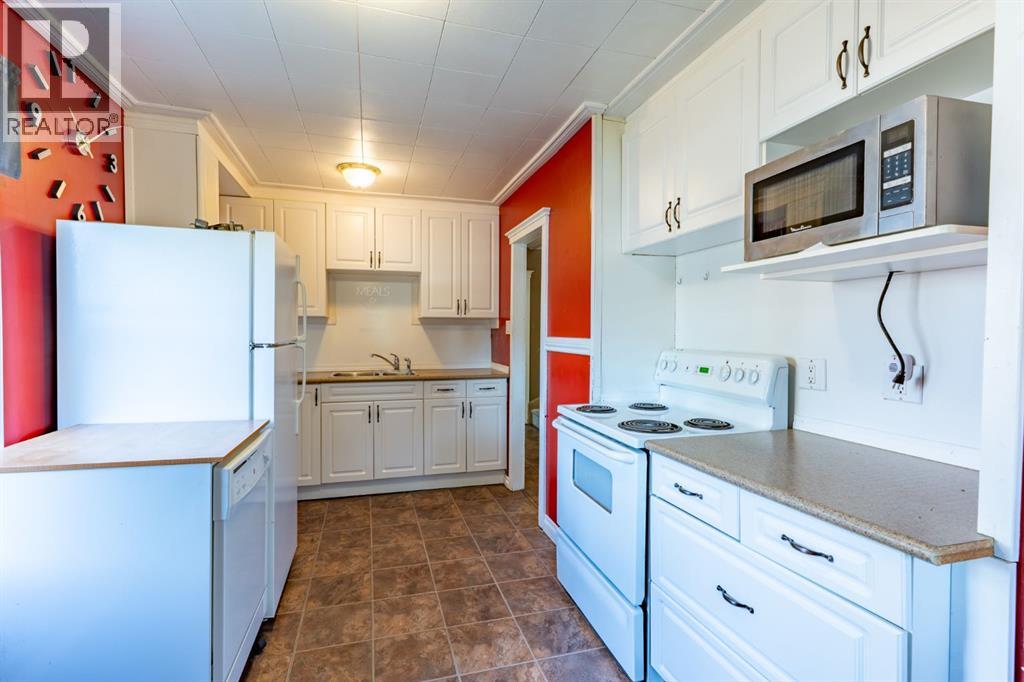 4 8 Street SE - photo 4