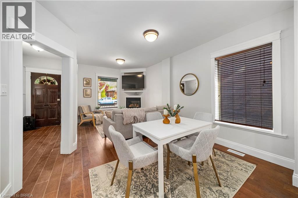 20 WELLS Avenue - 12
