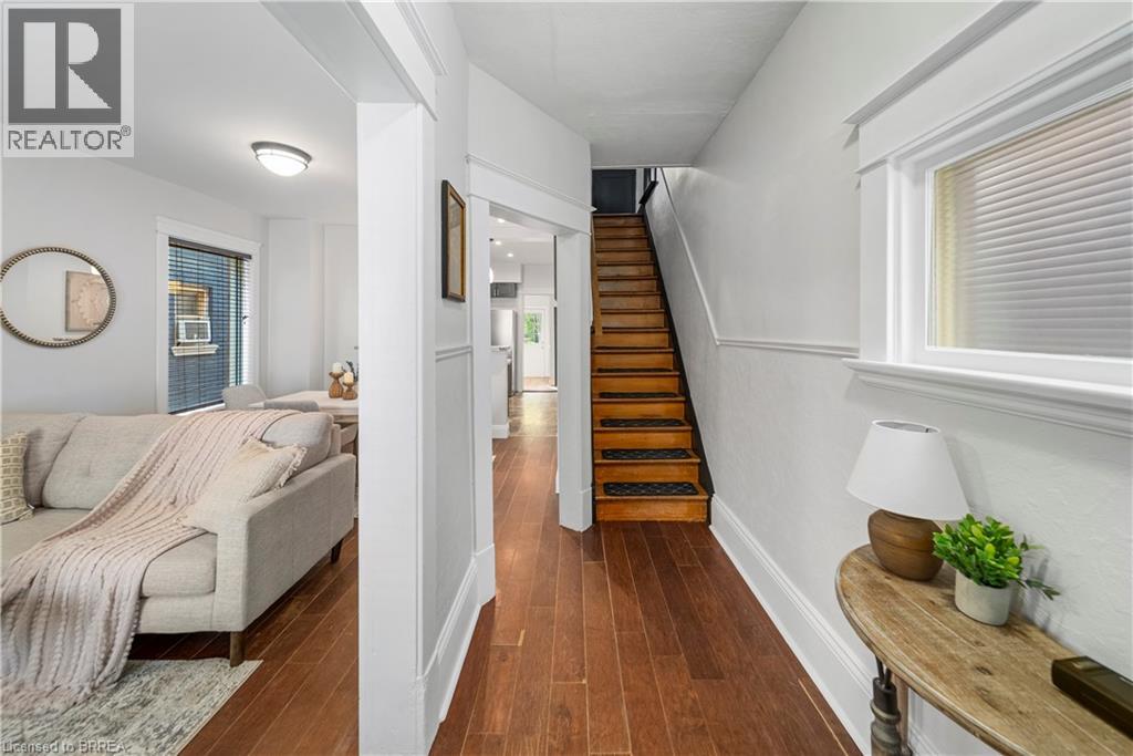 20 WELLS Avenue - 15