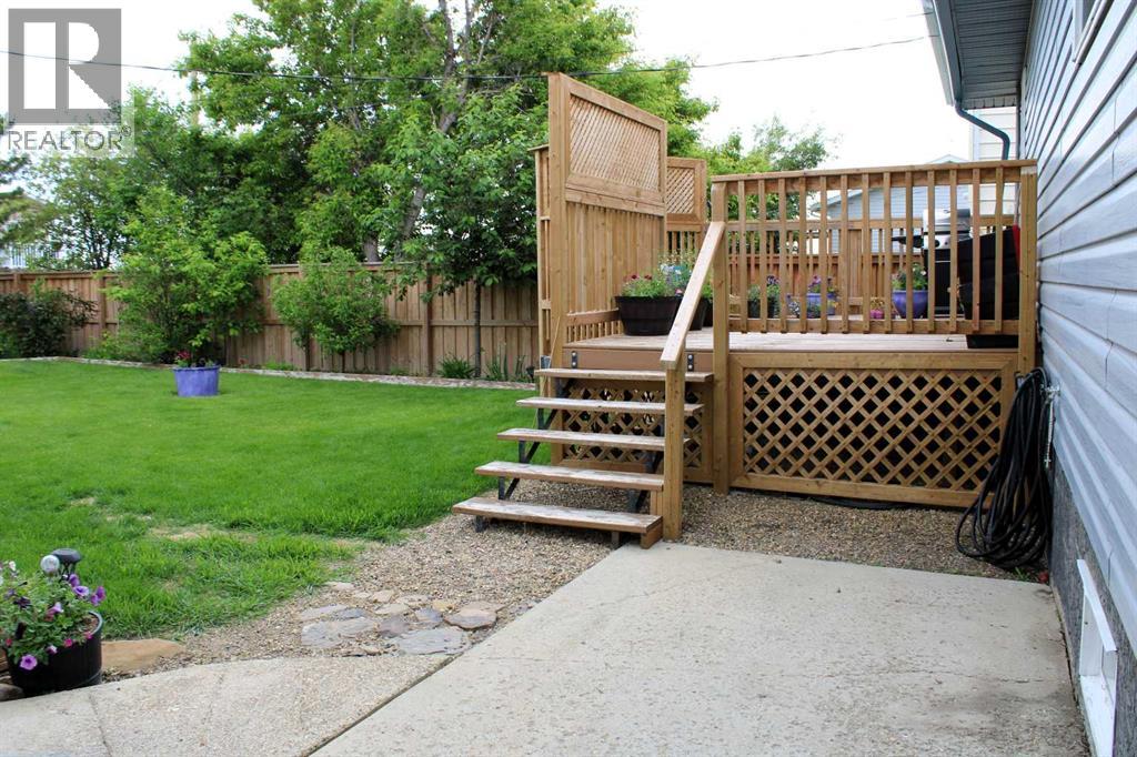 4330 49 Avenue — photo 39