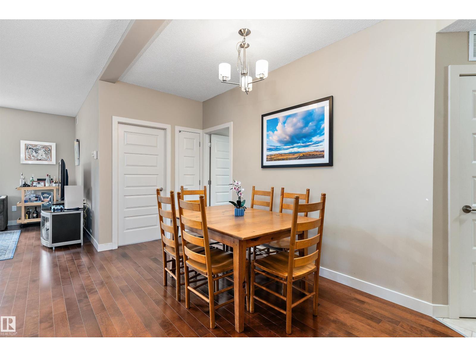 #208 10520 56 AV NW NW — photo 11