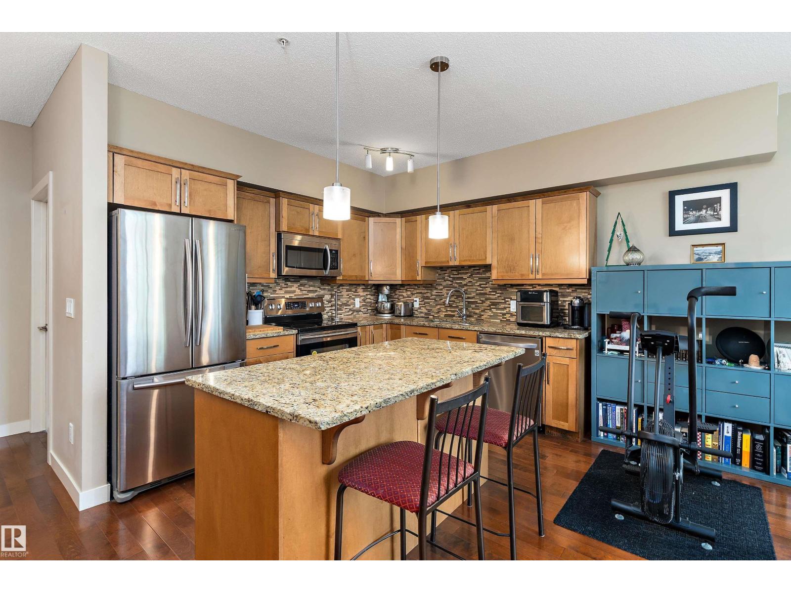 #208 10520 56 AV NW NW - photo 5