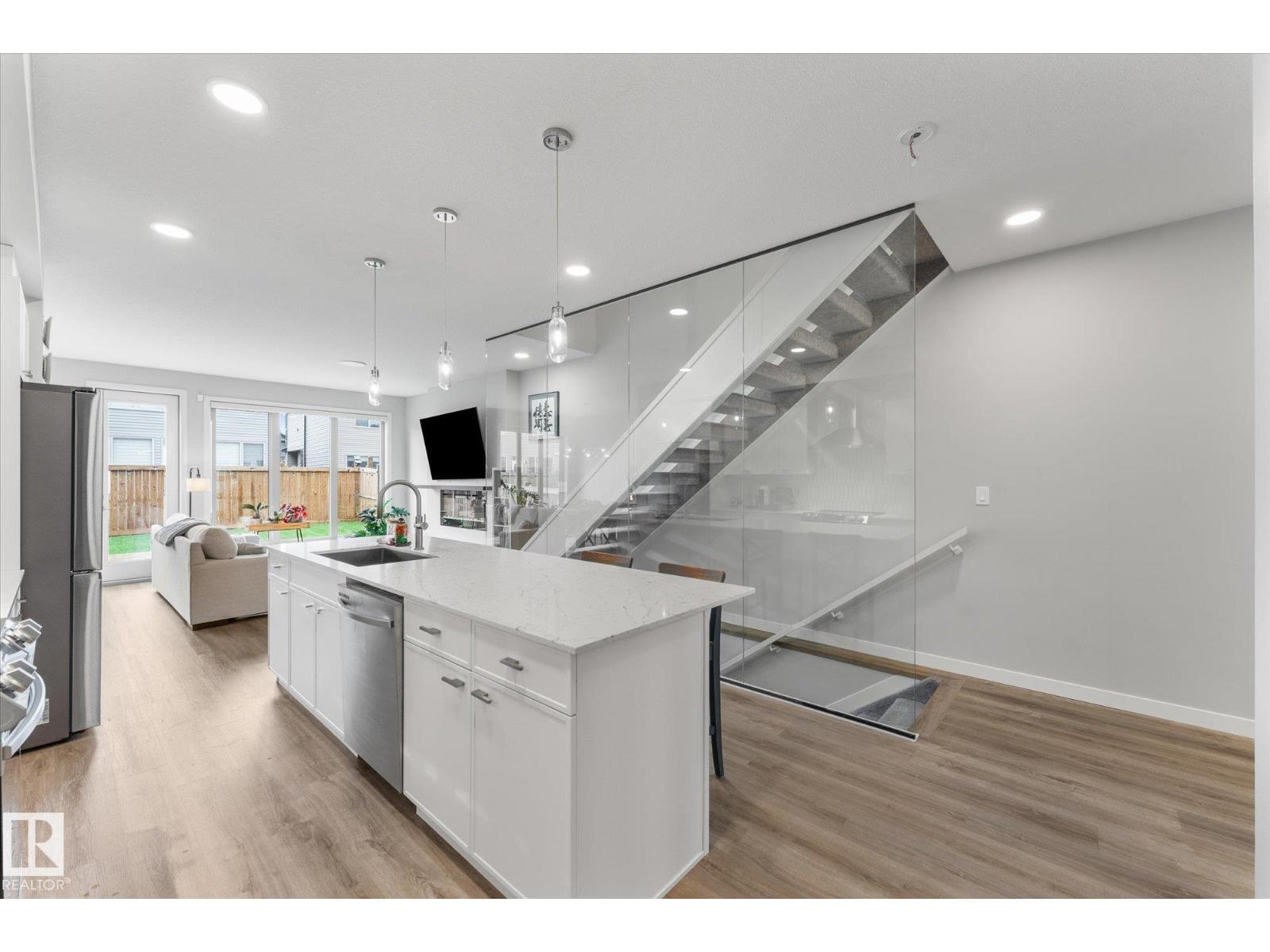 60 Gladstone BN - photo 4