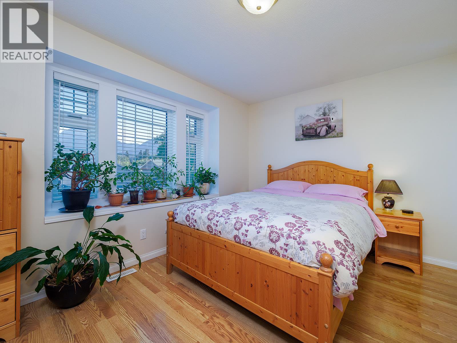 510 ' 11th Street S - 10