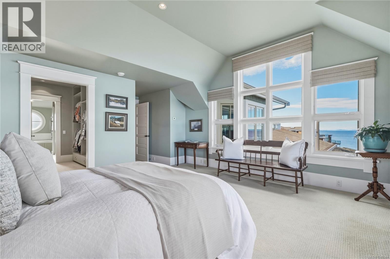 4019 White Rock St, Saanich