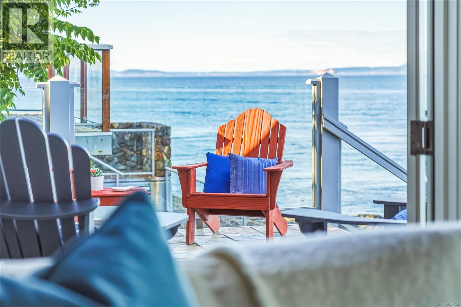 4019 White Rock St, Saanich