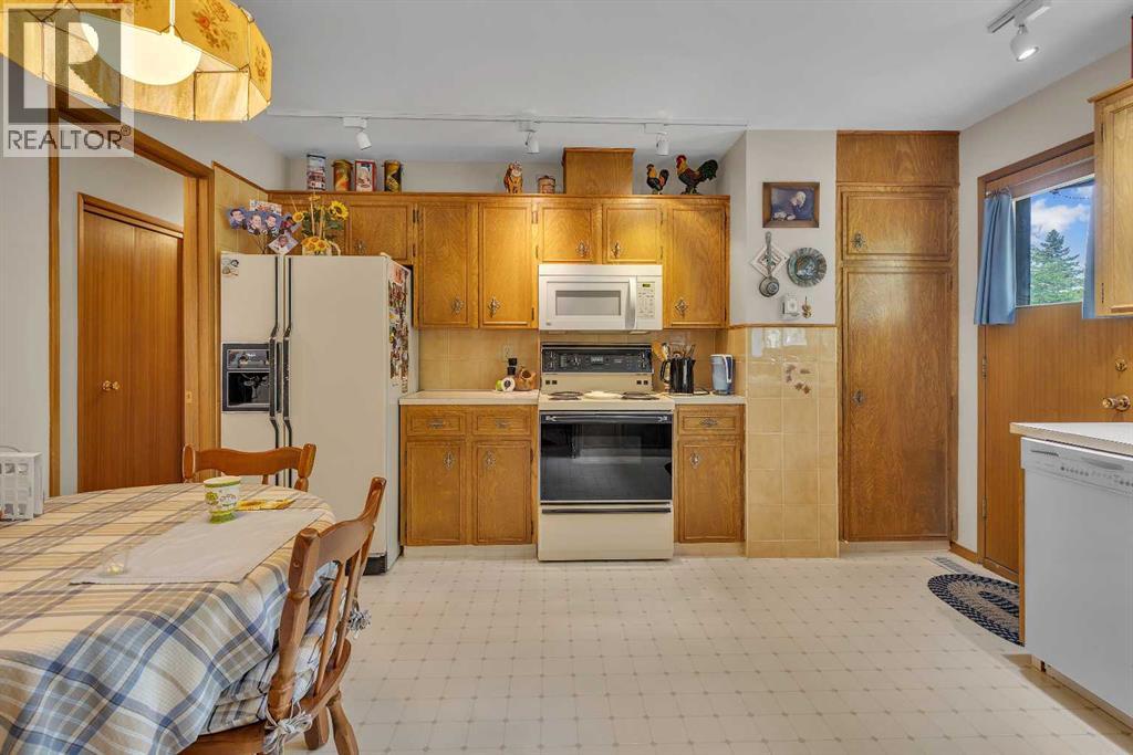 4115 Edgemont Hill NW — photo 11