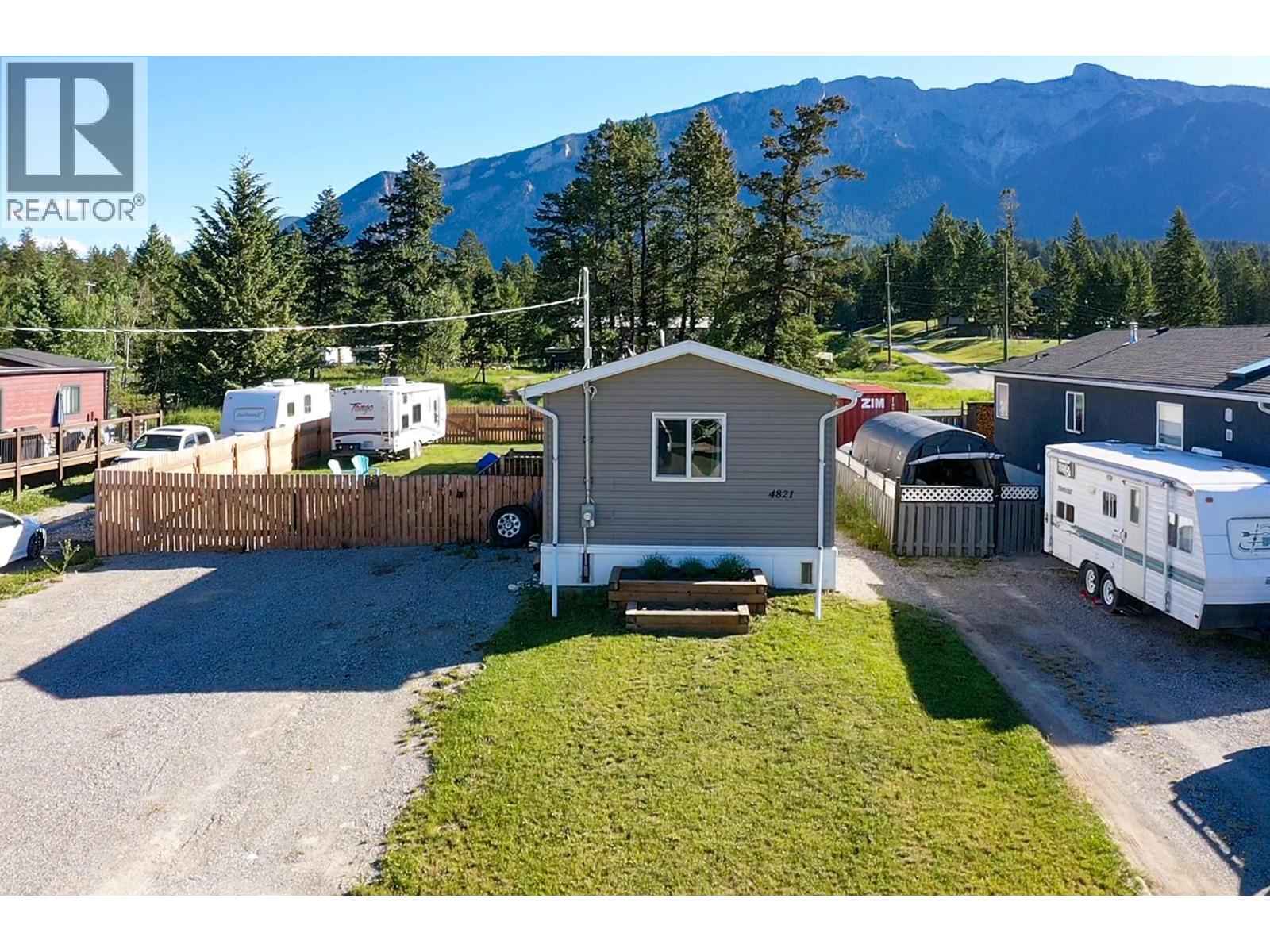 4821 CRESCENTWOOD Drive - 1