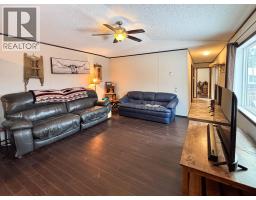 Kitchen - 4821 Crescentwood Drive, Edgewater, BC V0A1E0 Photo 9