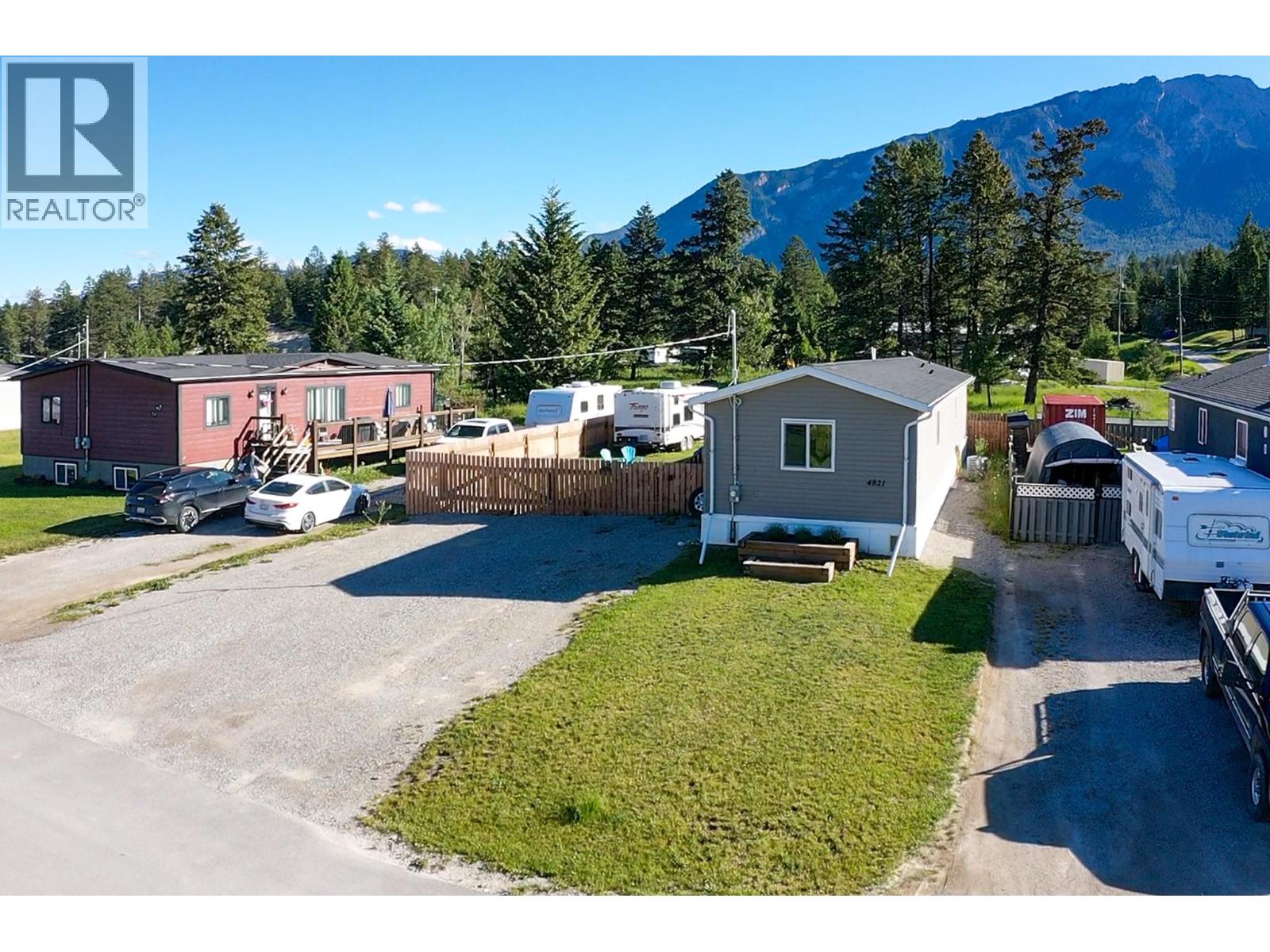 4821 CRESCENTWOOD Drive - 27