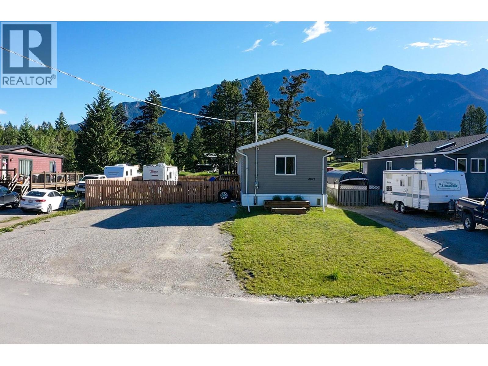4821 CRESCENTWOOD Drive - 28
