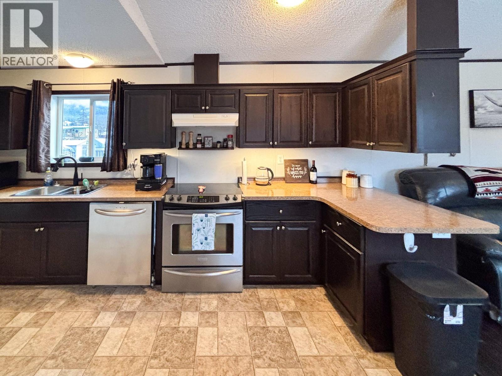 4821 CRESCENTWOOD Drive - 6
