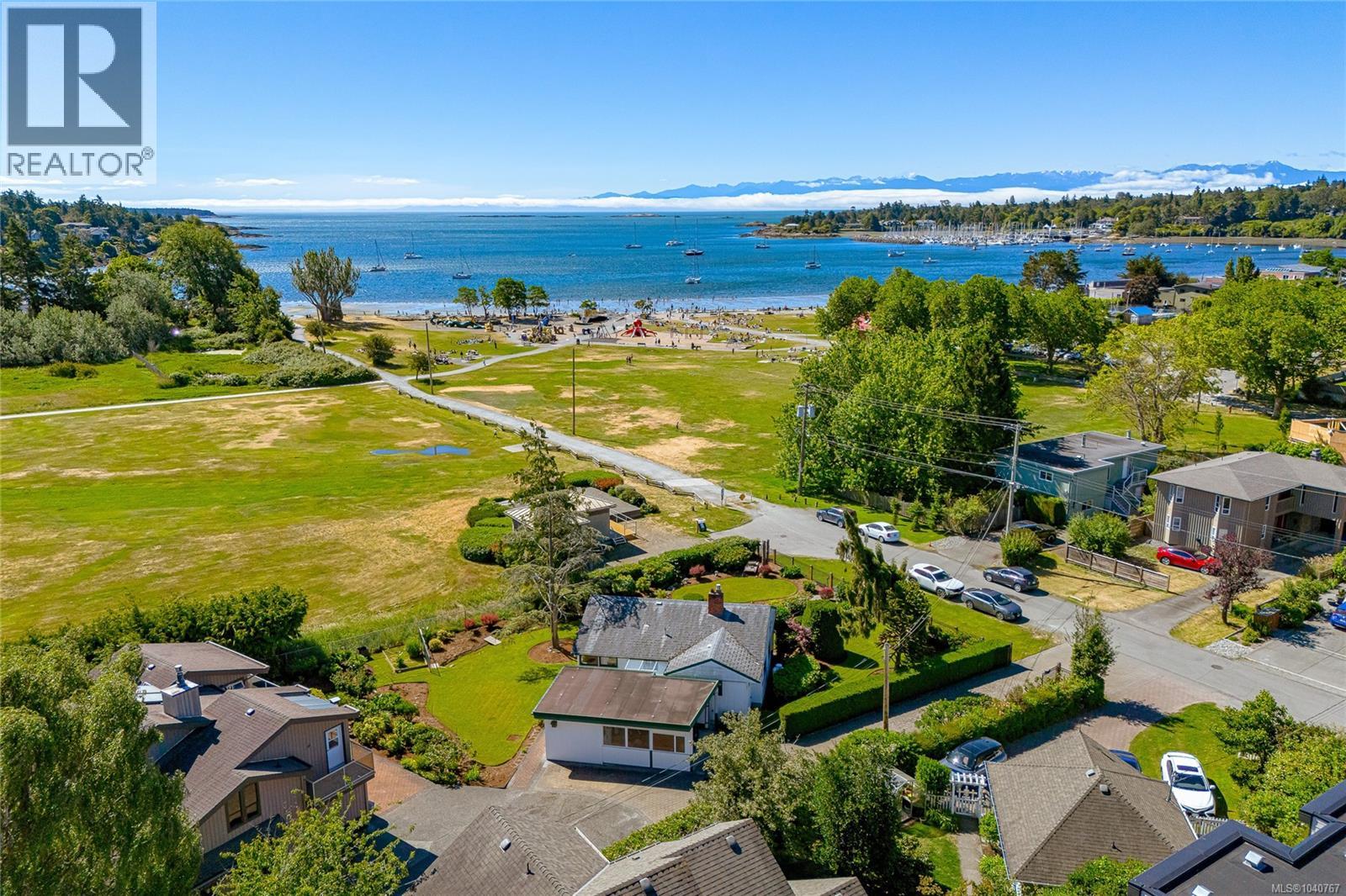 2608 Penrhyn St, Saanich
