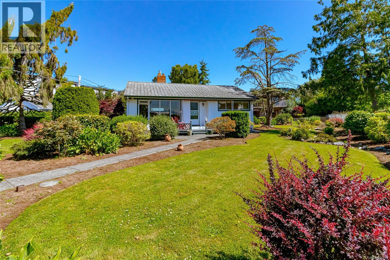 2608 Penrhyn St, Saanich