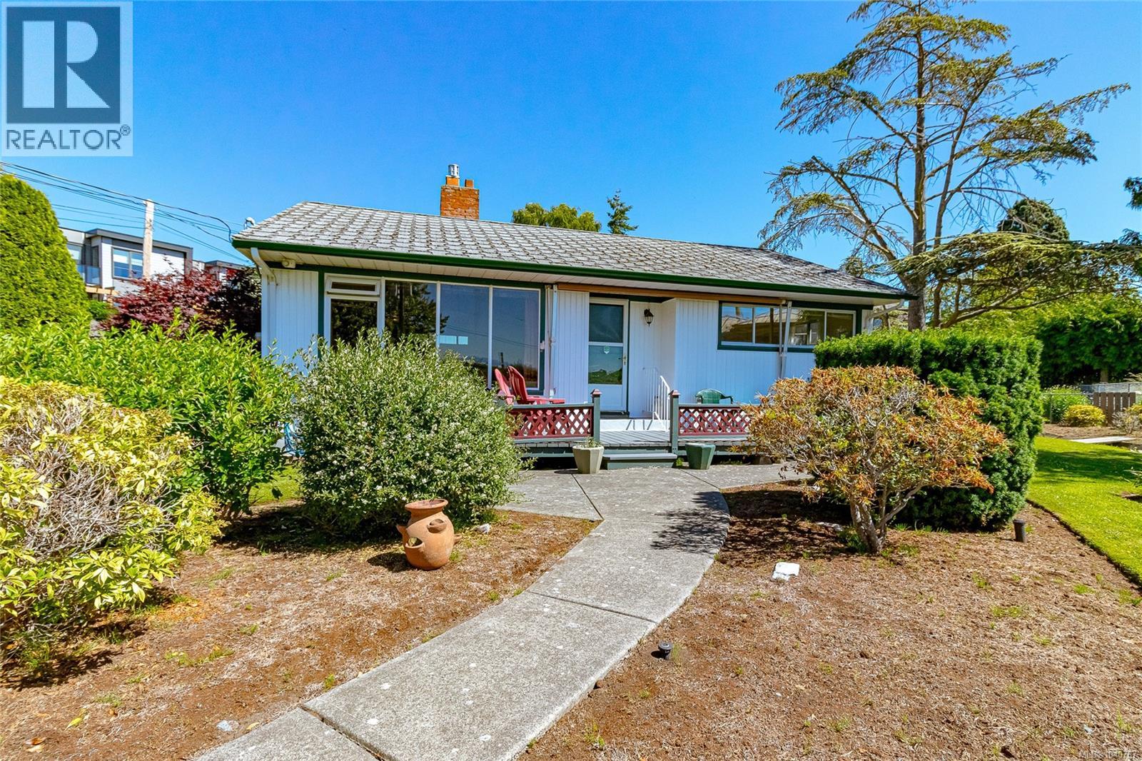 2608 Penrhyn St, Saanich