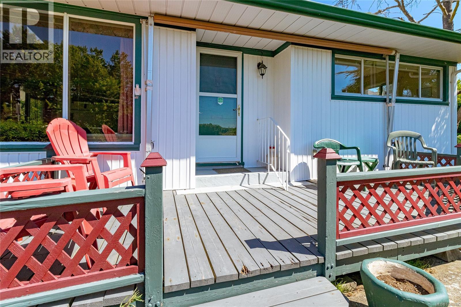 2608 Penrhyn St, Saanich