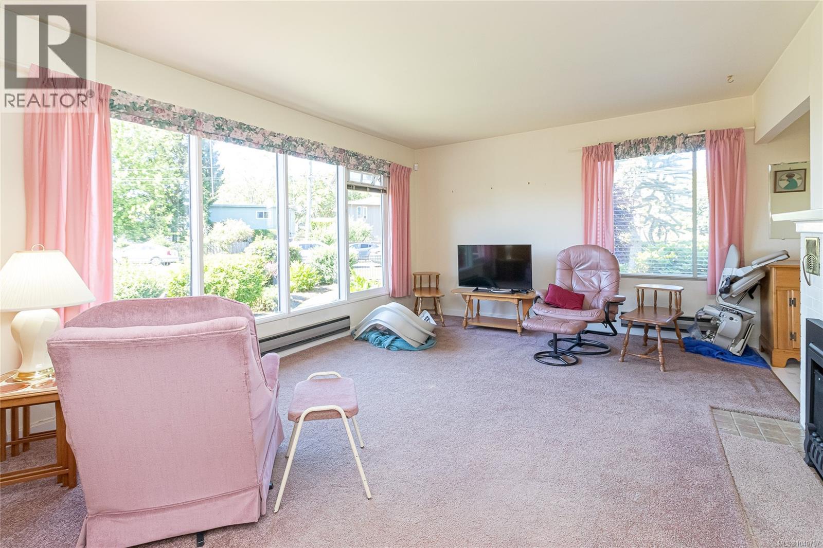 2608 Penrhyn St, Saanich