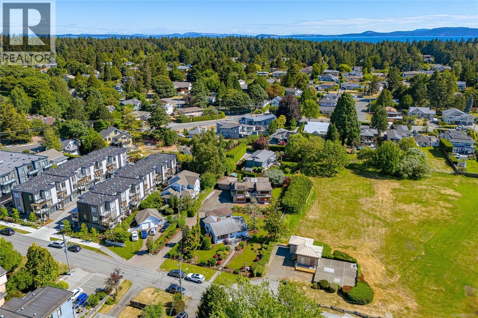 2608 Penrhyn St, Saanich