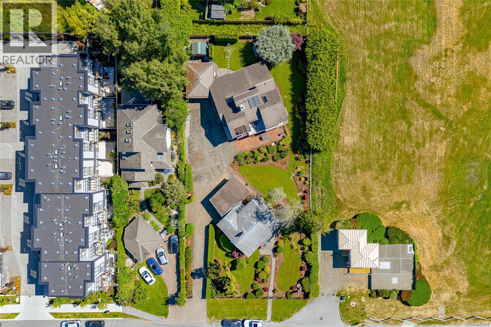 2608 Penrhyn St, Saanich