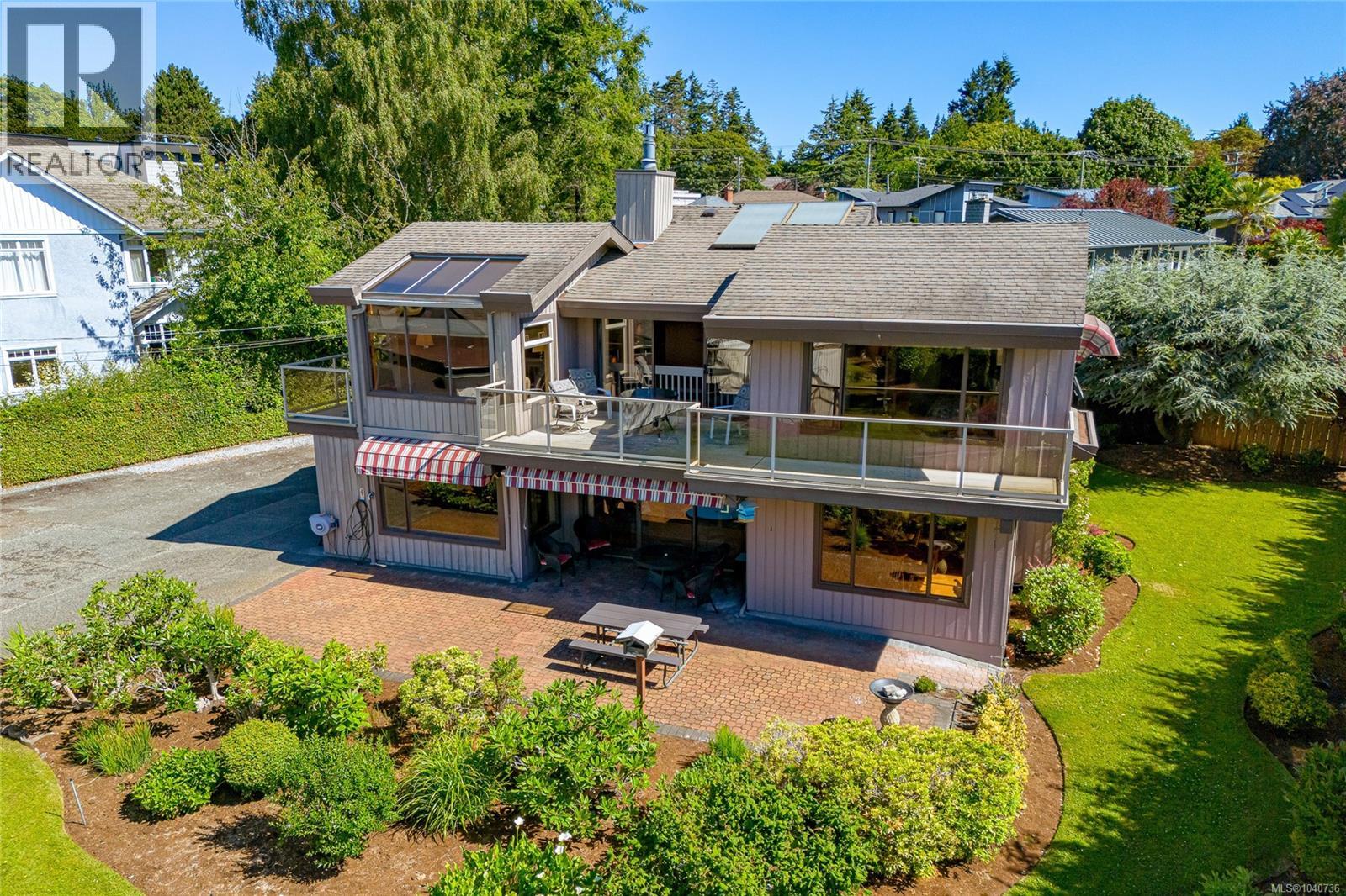 2604 Penrhyn St, Saanich