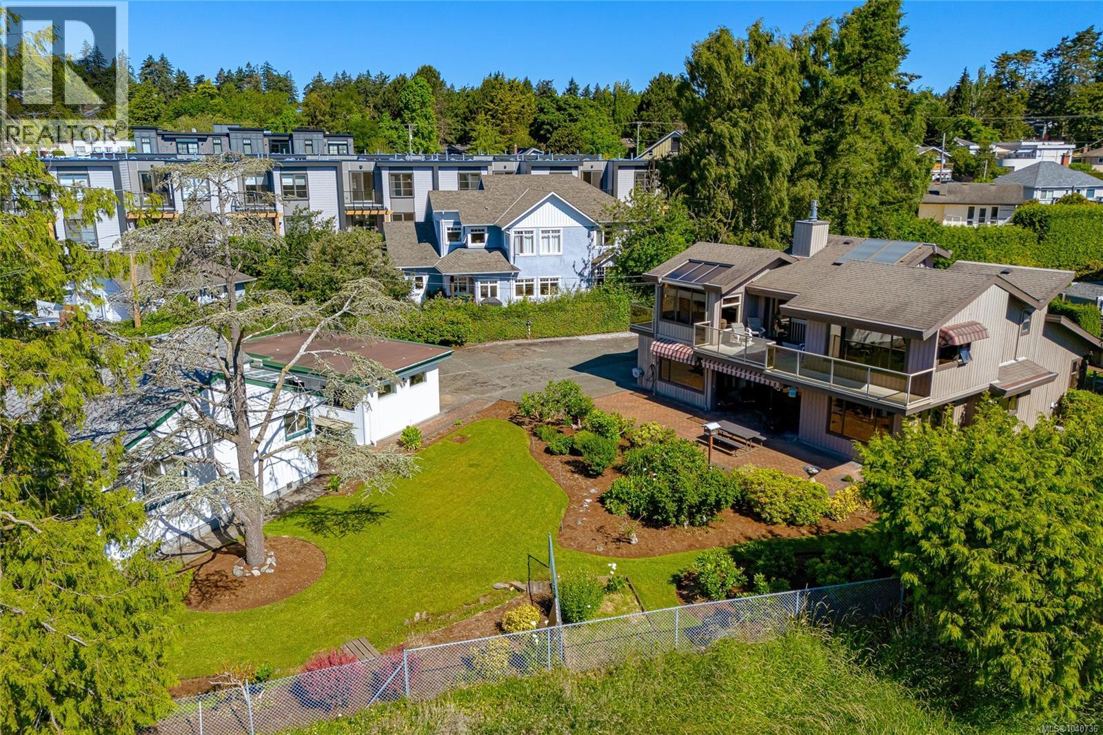 2604 Penrhyn St, Saanich