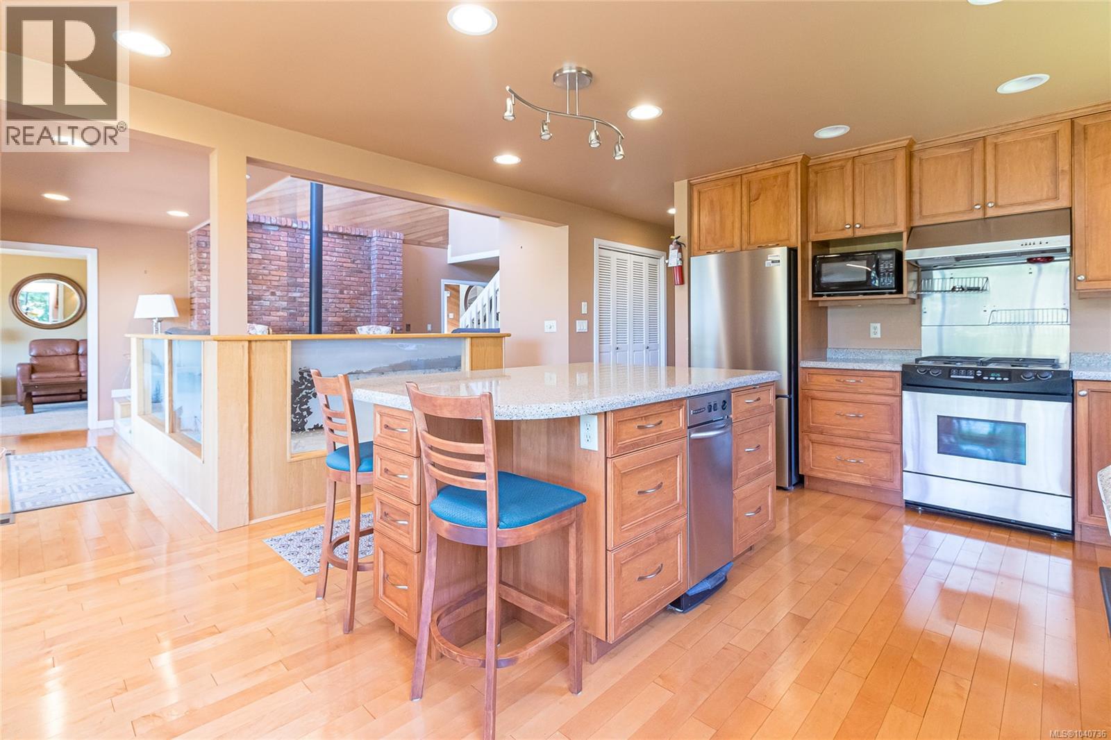 2604 Penrhyn St, Saanich