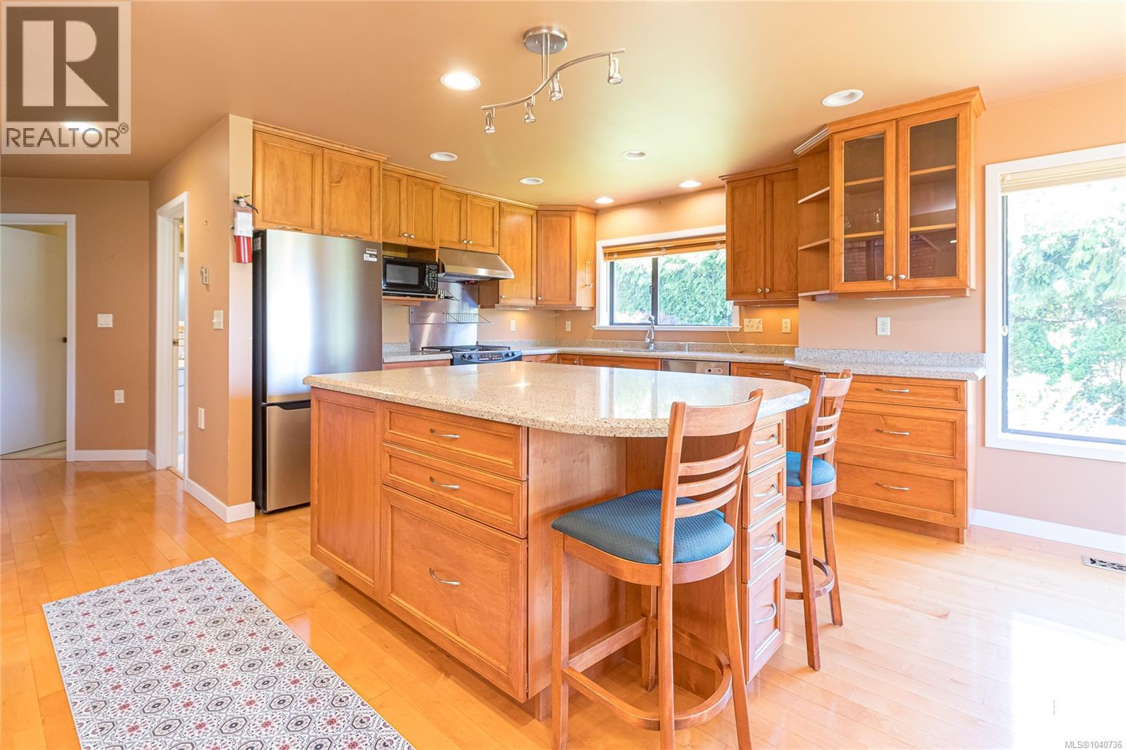 2604 Penrhyn St, Saanich