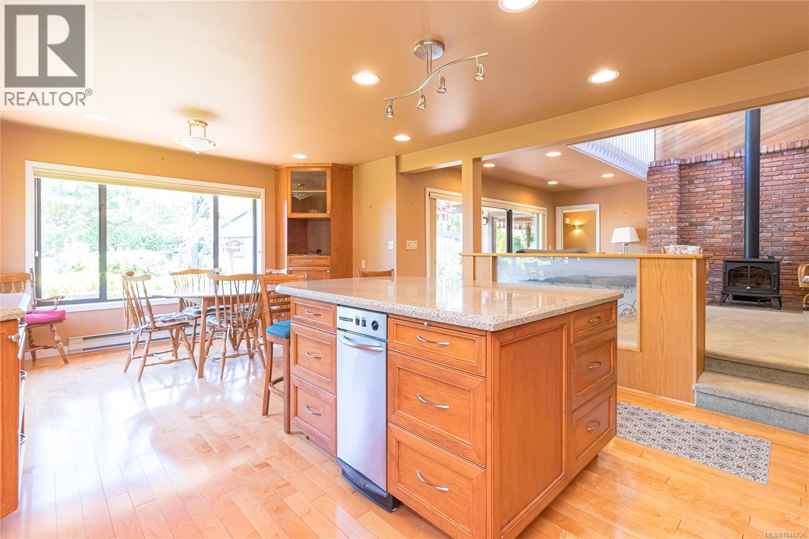 2604 Penrhyn St, Saanich