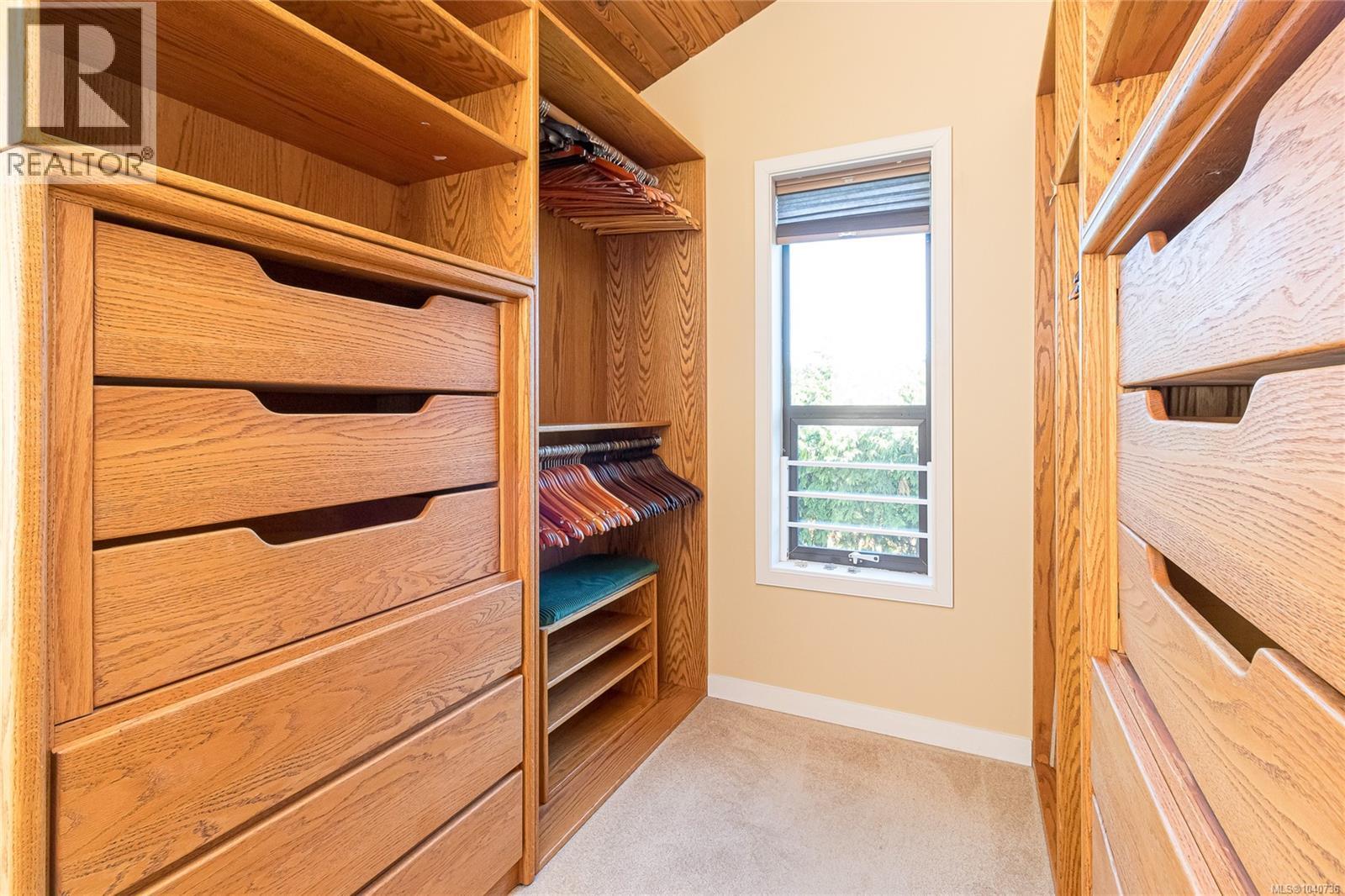 2604 Penrhyn St, Saanich