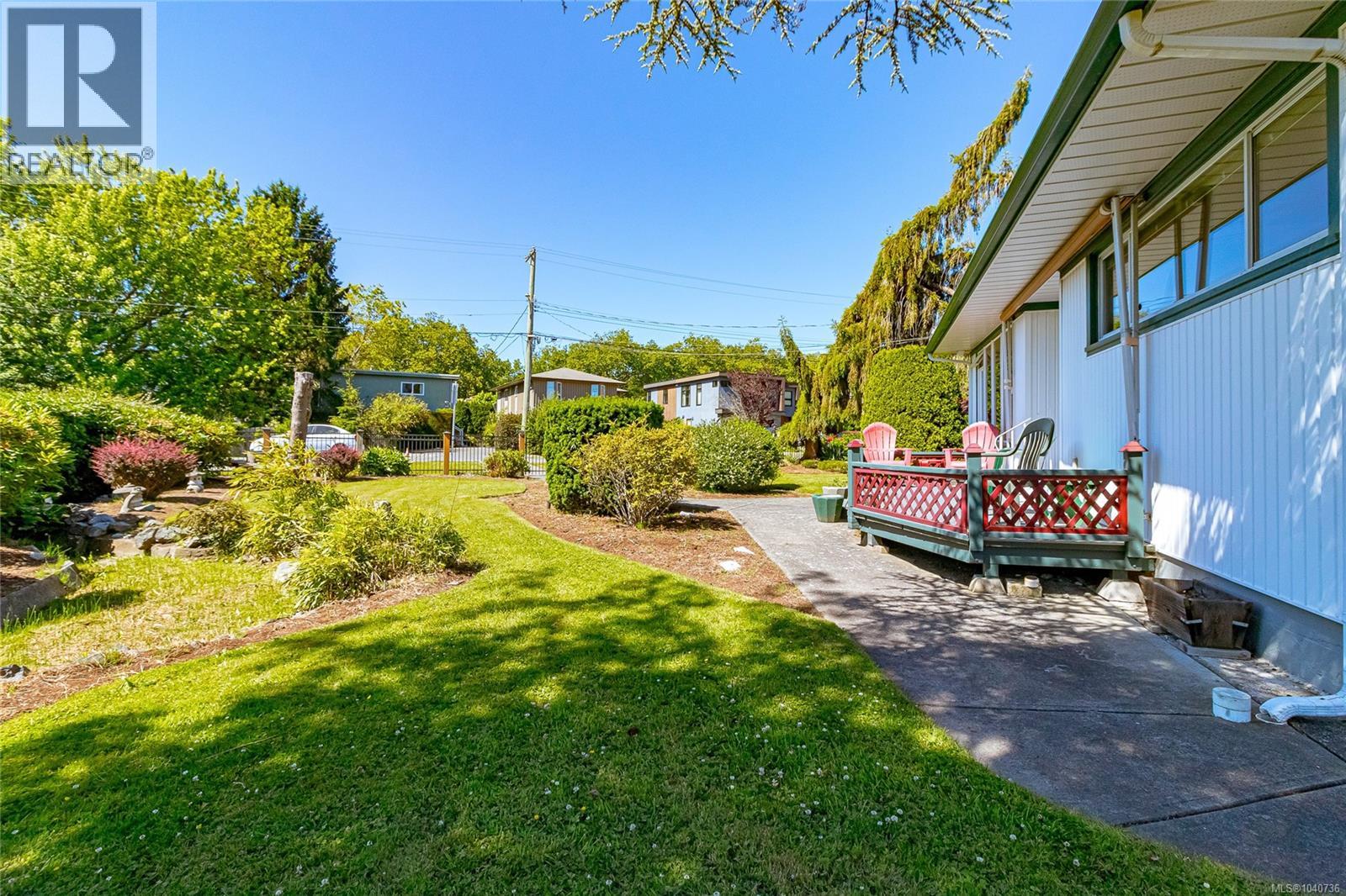 2604 Penrhyn St, Saanich