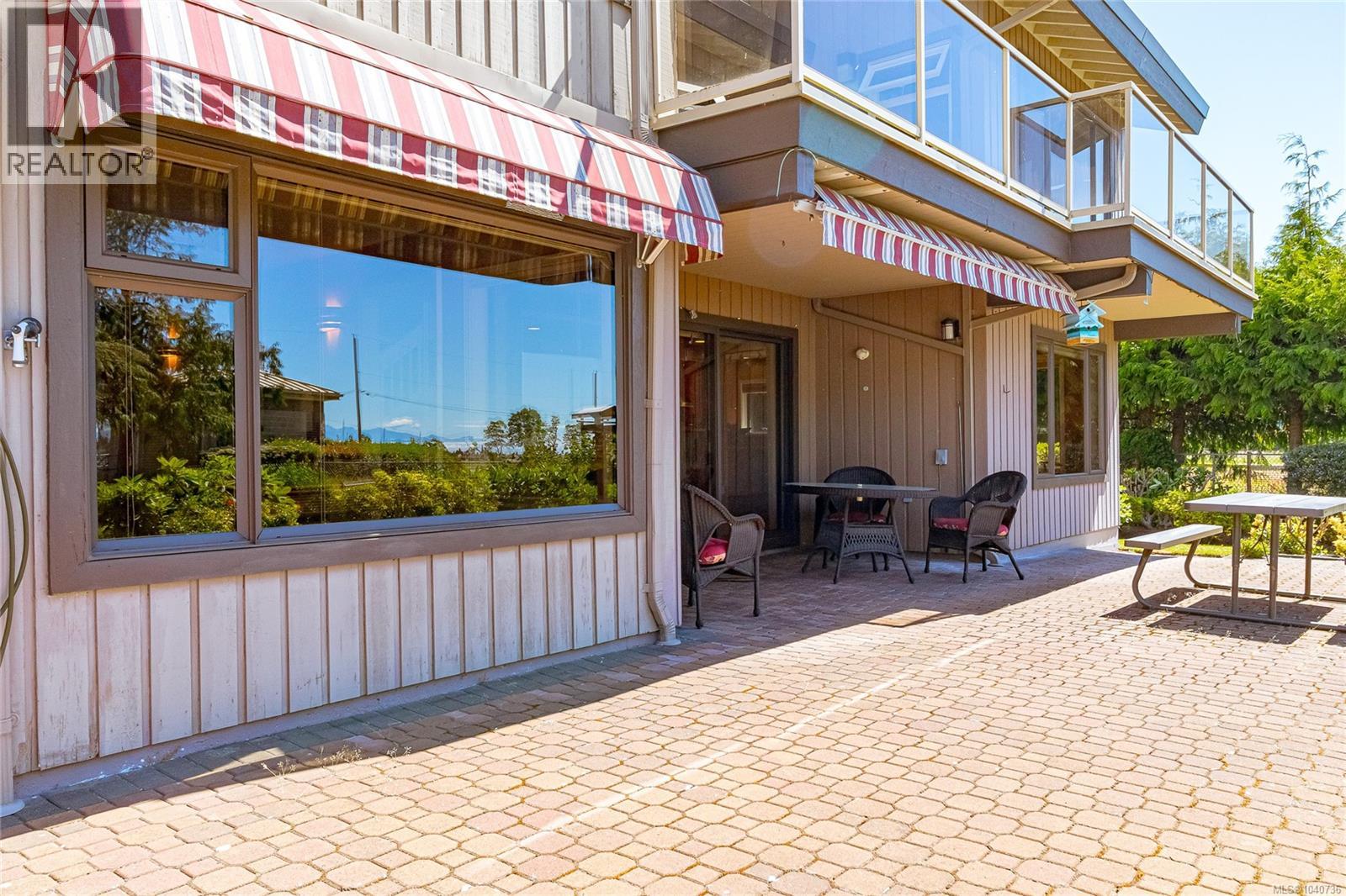 2604 Penrhyn St, Saanich