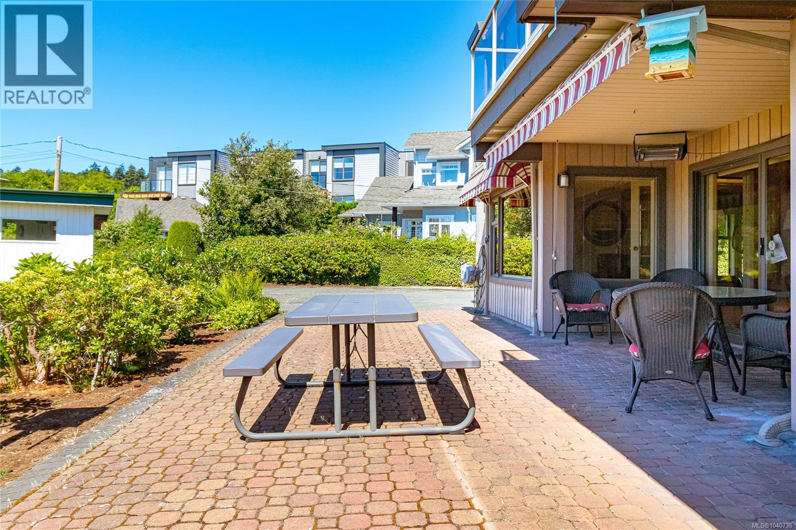 2604 Penrhyn St, Saanich