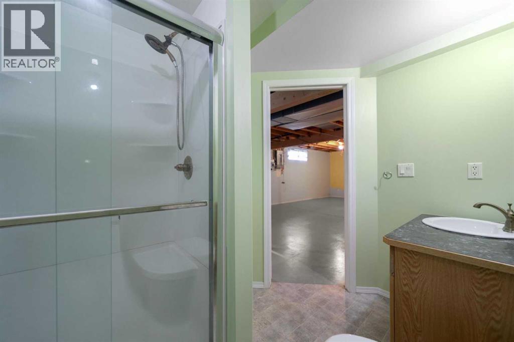 5403 64 Street - 24