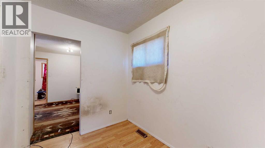 4712 54 Street — photo 11