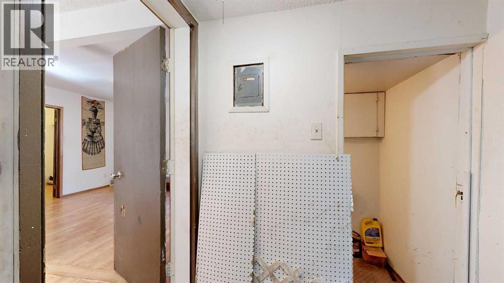 4712 54 Street — photo 21