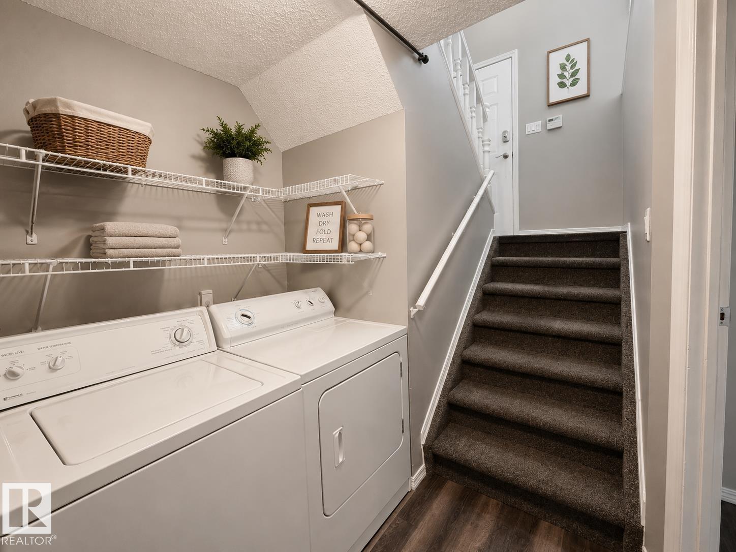 8704 102 AV NW — photo 10