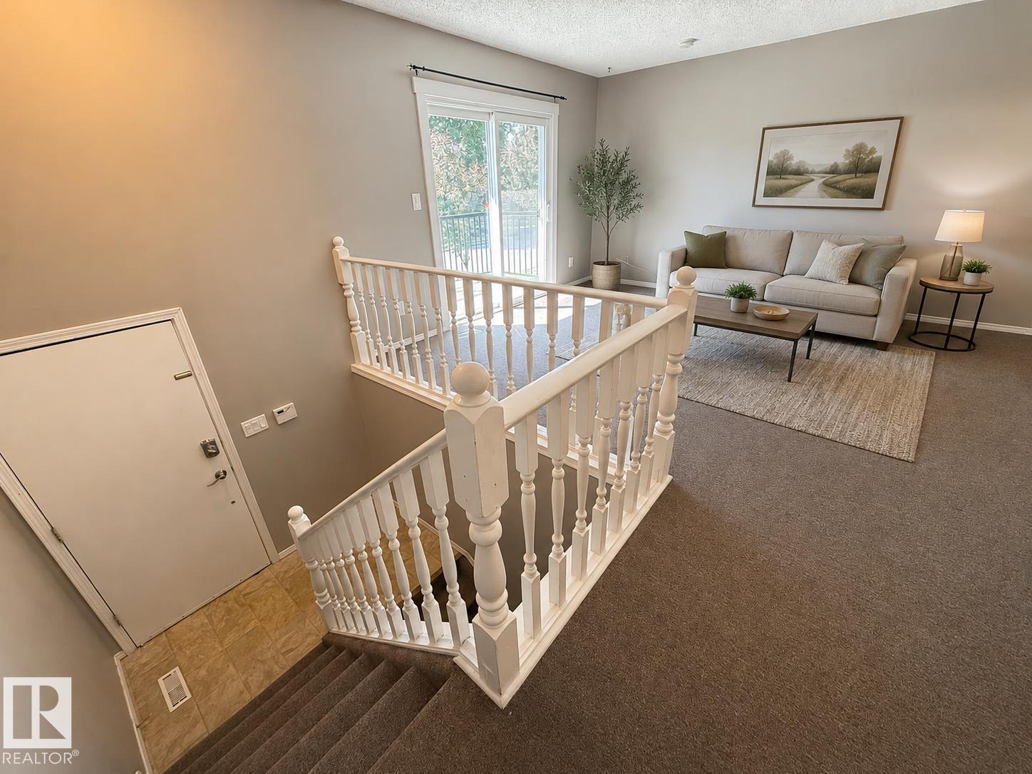8704 102 AV NW - photo 3