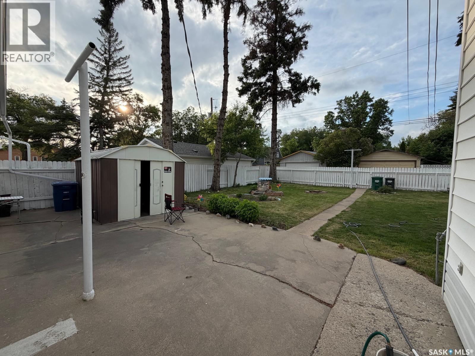 921 TAYLOR STREET E — photo 28
