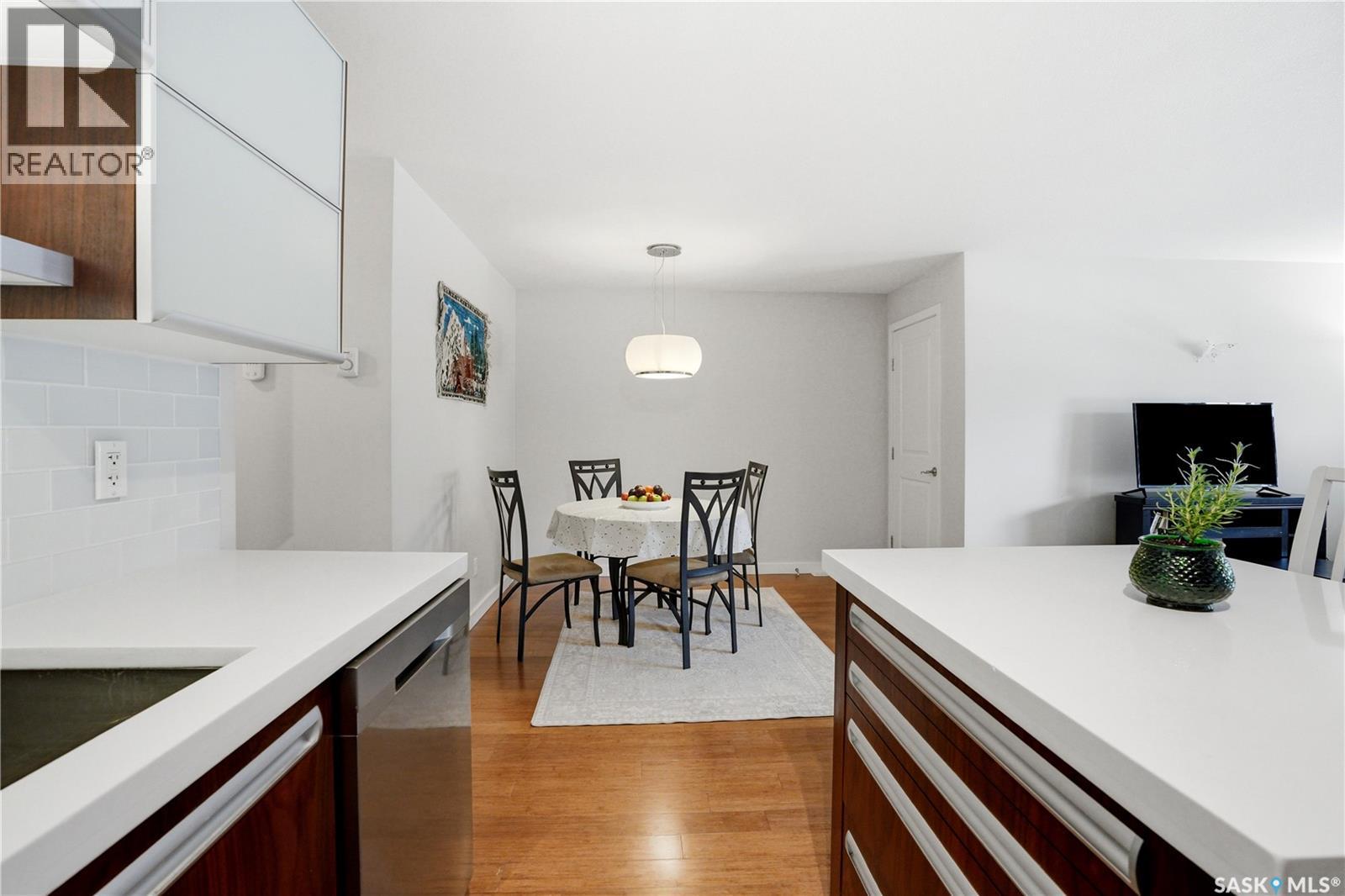 407 1015 Patrick CRESCENT — photo 12