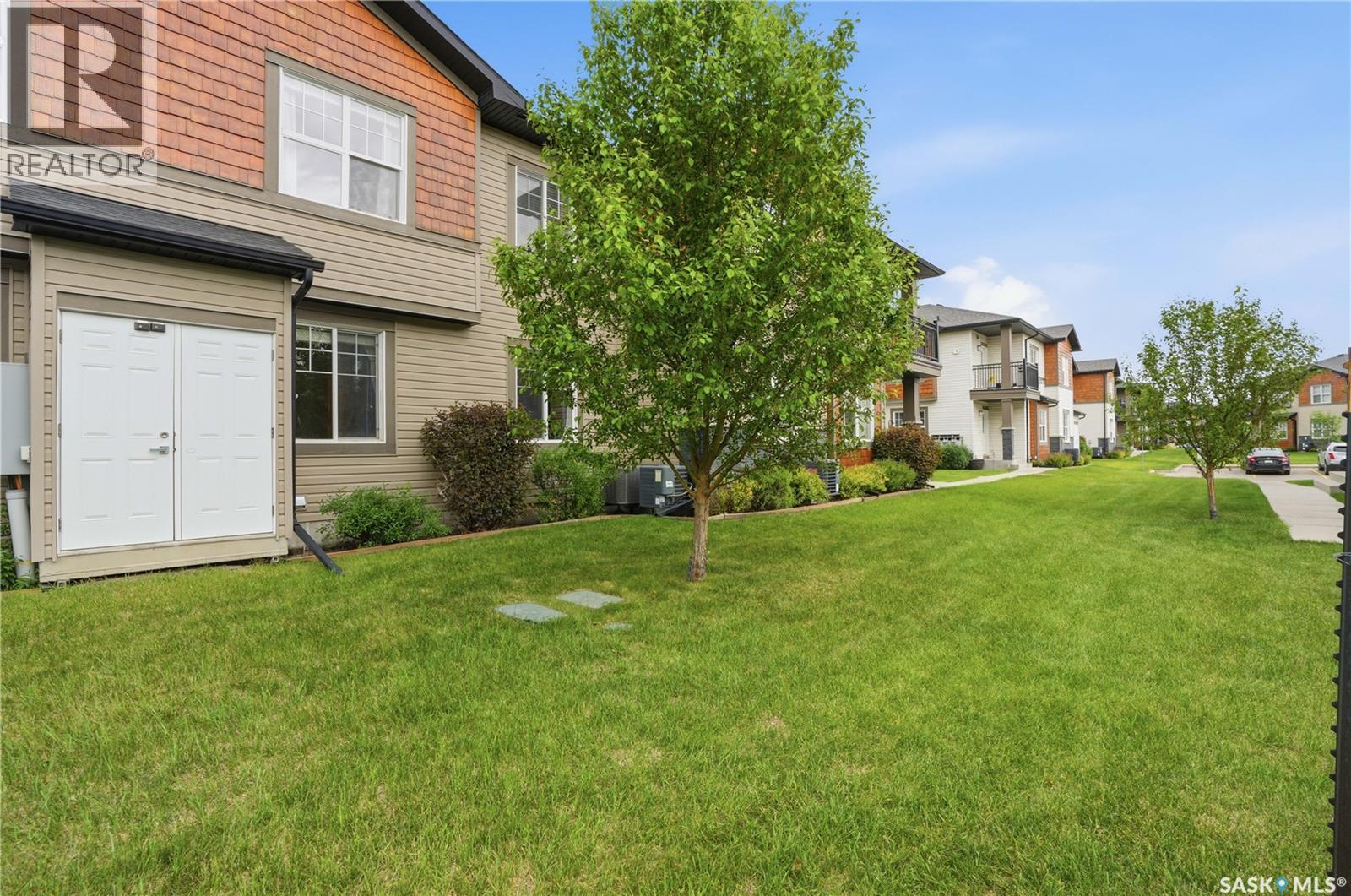 407 1015 Patrick CRESCENT — photo 32